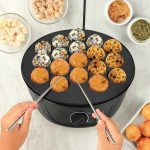 Электрическая такоячница RAF R.527Takoyaki Maker для приготовления пончиков, кейк-попсов и мясных шариков (18 ячеек) антипригарная — фото 6