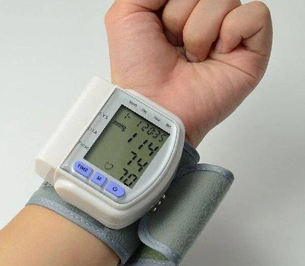 Автоматический тонометр для измерения давления пульса на запястье Blood Pressure Monitor CK-102S