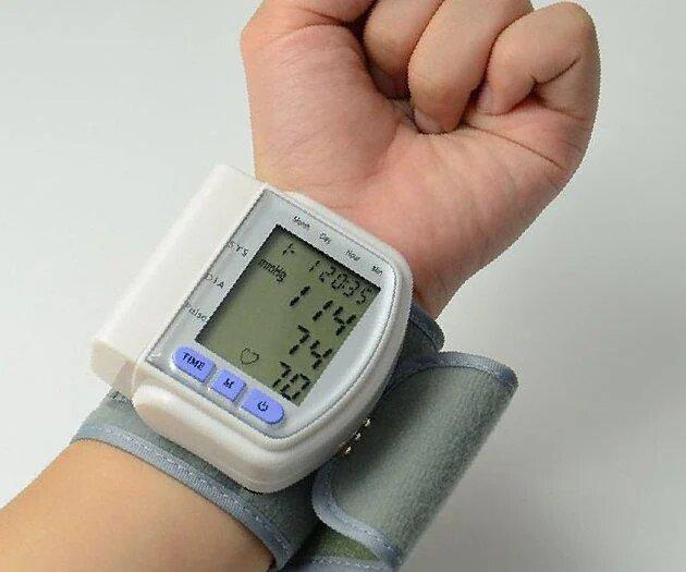 Автоматический тонометр для измерения давления пульса на запястье Blood Pressure Monitor CK-102S Автоматический тонометр для измерения давления пульса на запястье Blood Pressure Monitor CK-102S