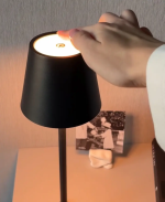 Лампа настольная аккумуляторная Cozy в скандинавском стиле 5 Вт 5200mA 2401 Черная — фото 3