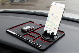 Силиконовый противоскользящий коврик в автомобиль на панель MOBILE — фото 2